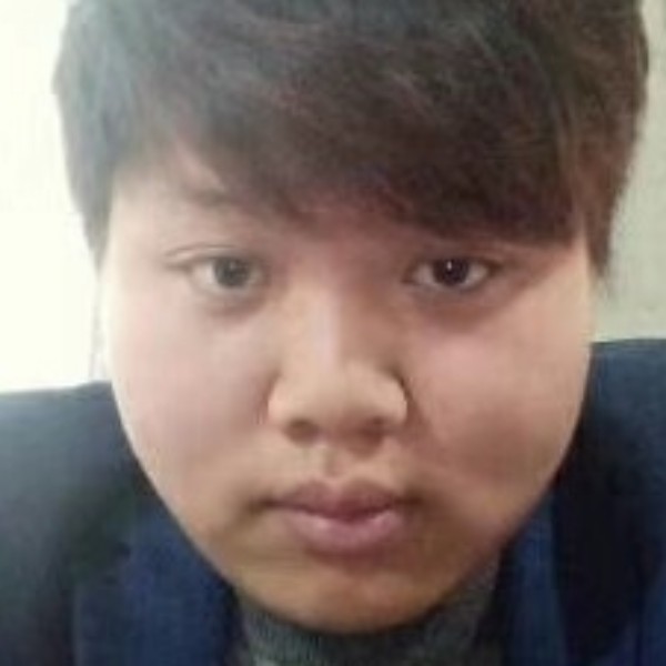 微笑闻绚烂的照片