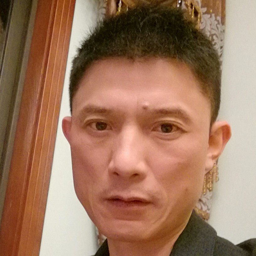 潇洒拿哈密瓜的照片