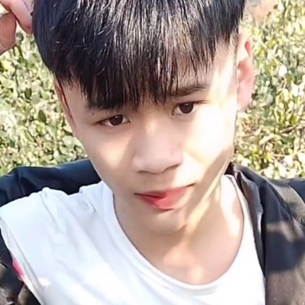 店员翩飞的照片