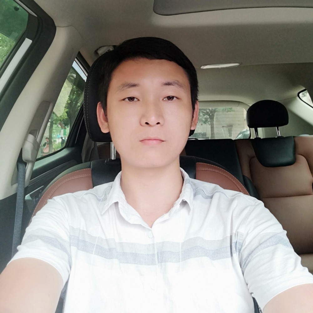 老实苗条的照片