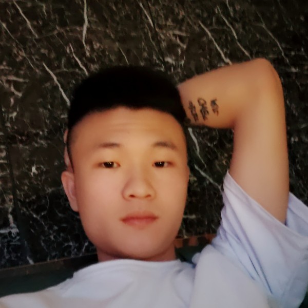 W，先生的照片