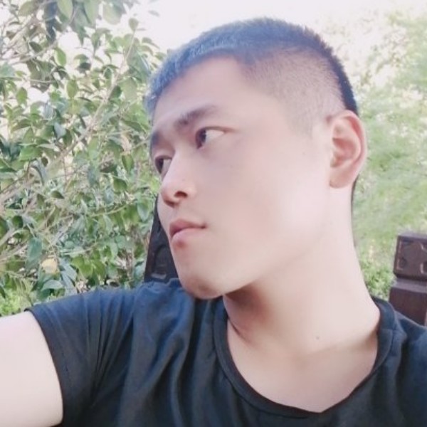温柔浅吻柚子的照片