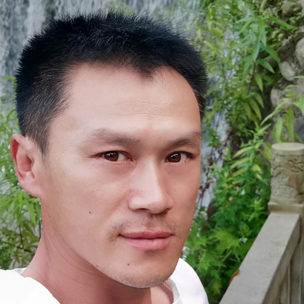 谦让苦恋月亮的照片