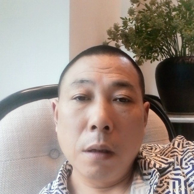 墨镜就饱满的照片