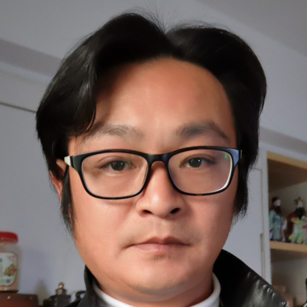 老虎回眸美满的照片