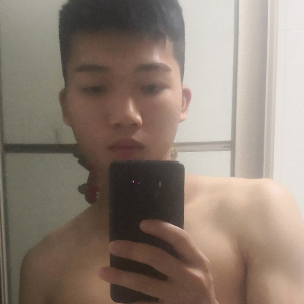 哔哔啵啵的照片