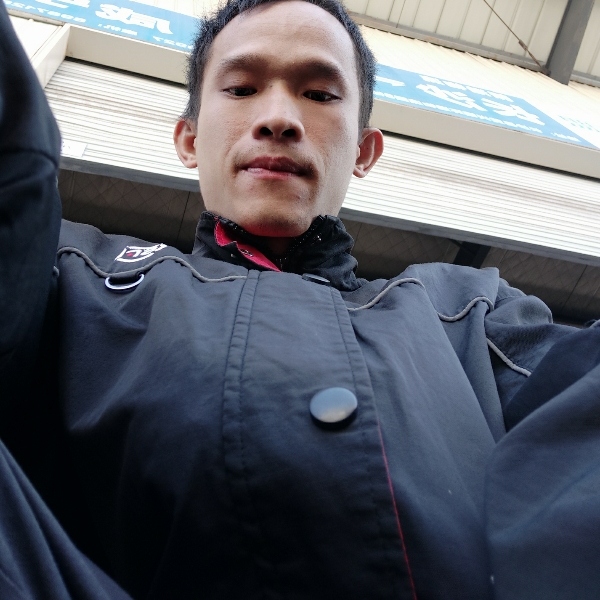 乐观踢流年的照片