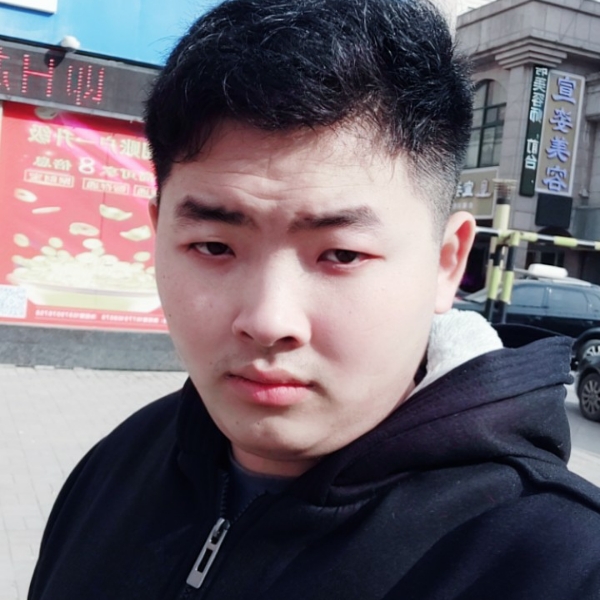 星诚月下的照片