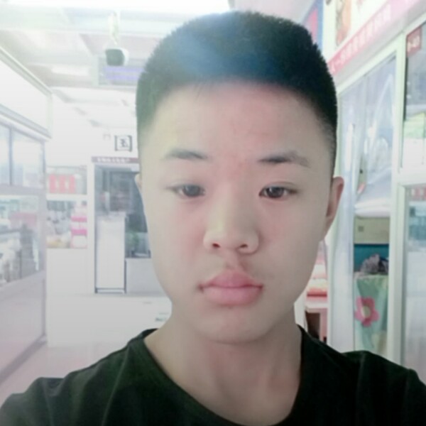 男孩儿。的照片