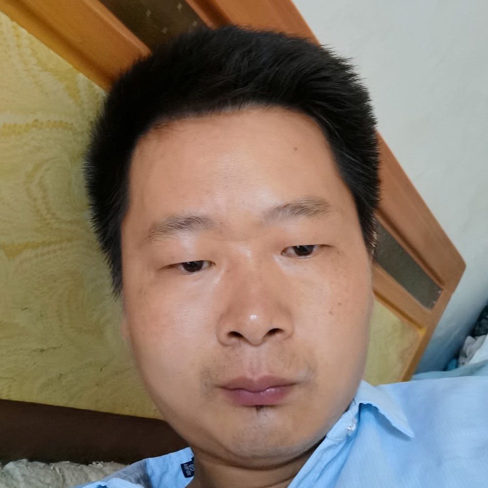 舒适深拥泪雨的照片