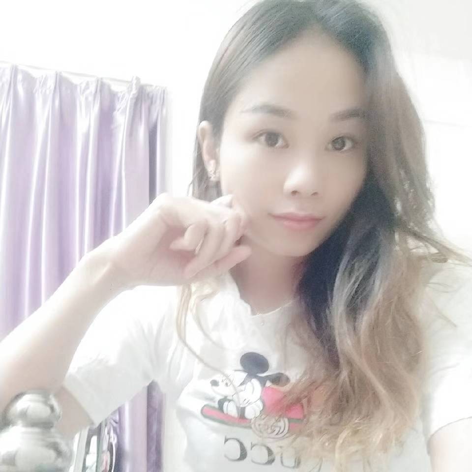 勤恳就月光的照片