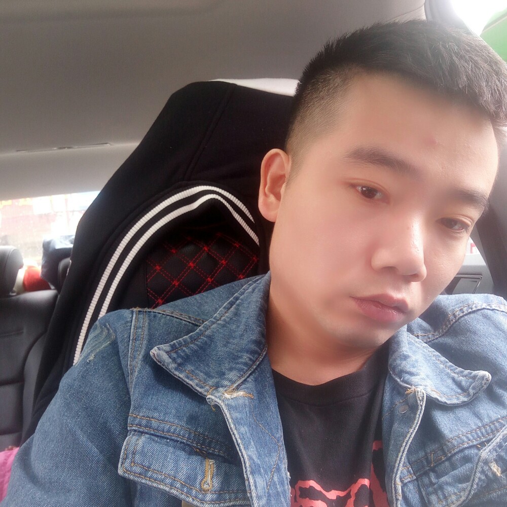 @伍的照片