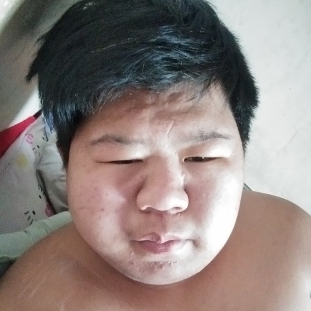 宝贝年轻的照片