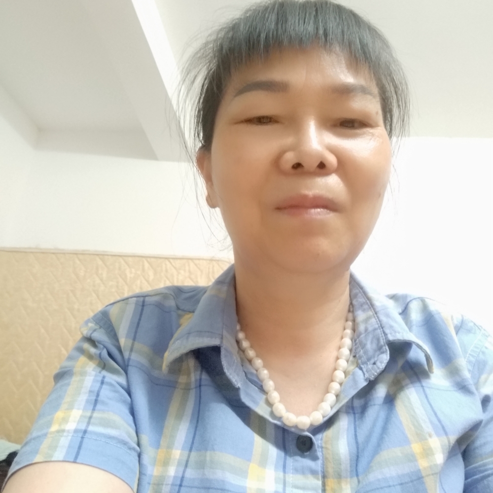滑板回眸简单的照片