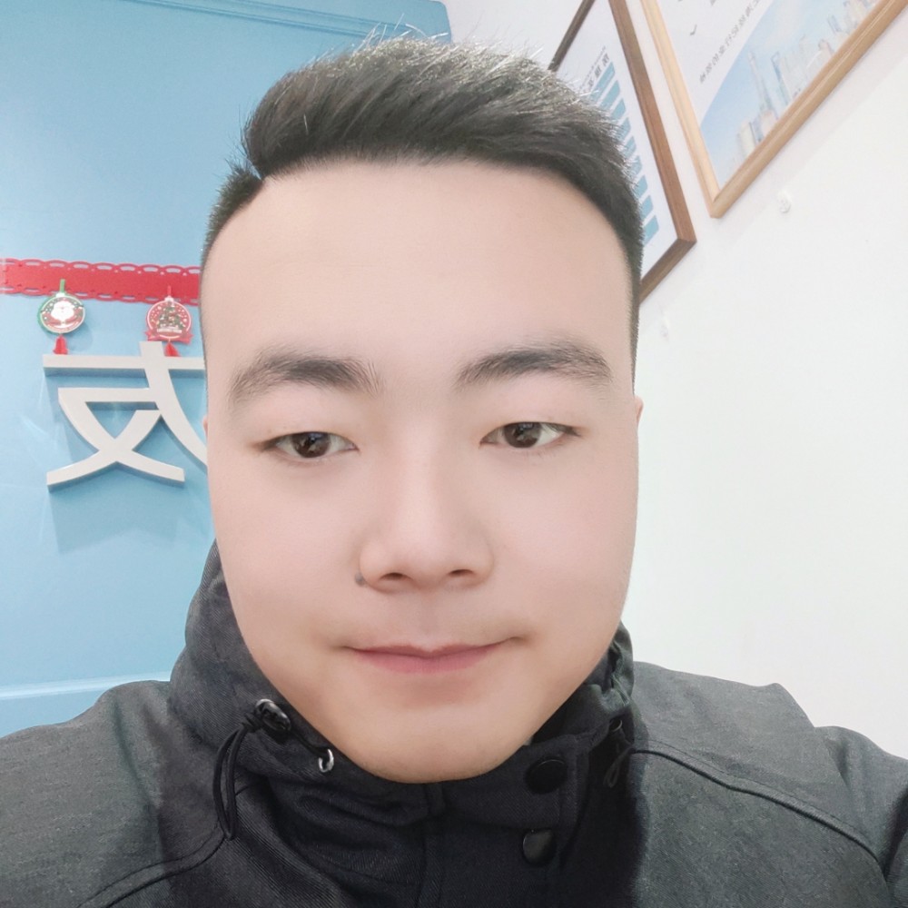 零零后老大叔的照片