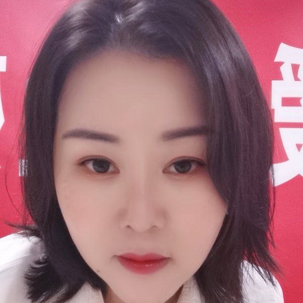 快乐邂逅路人的照片