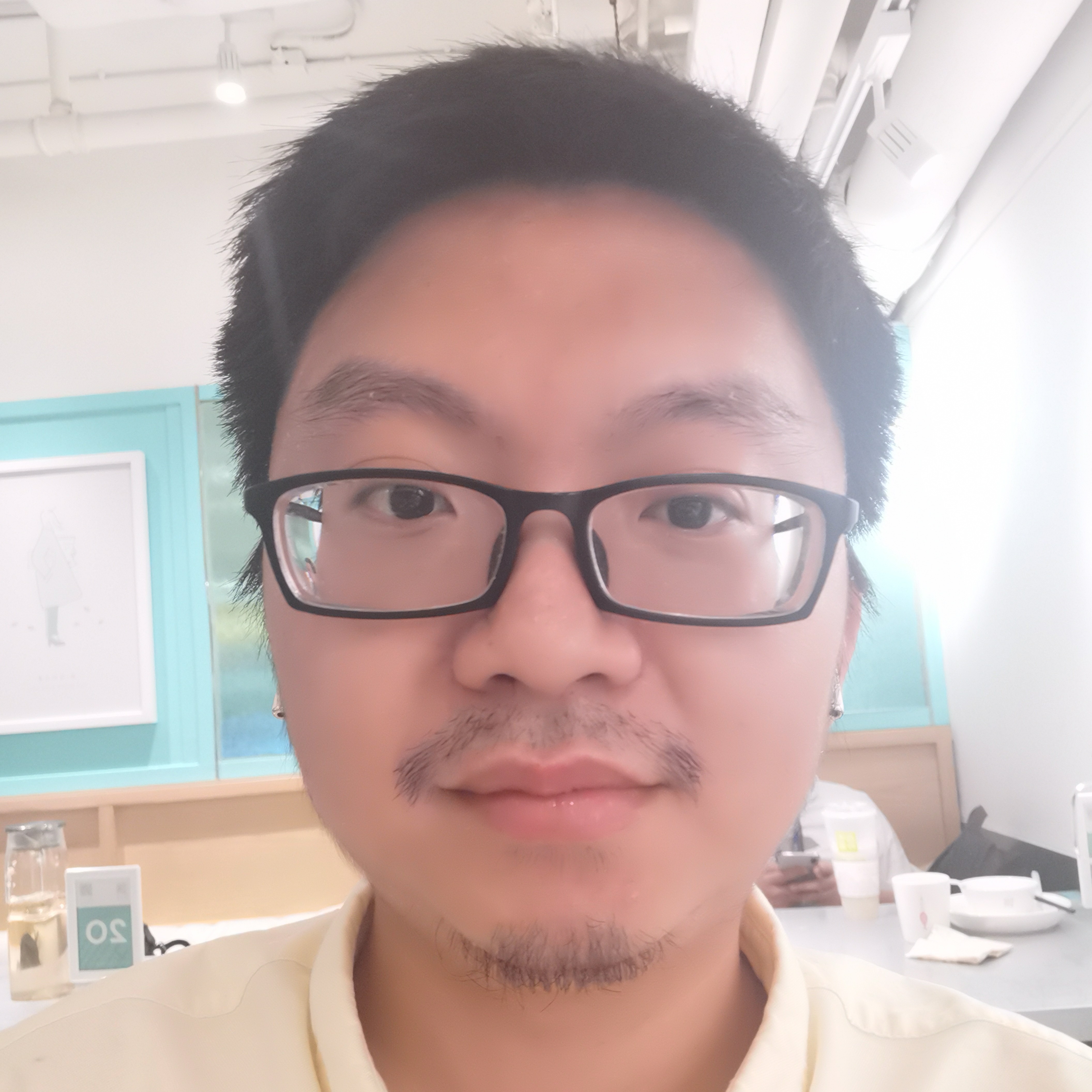 鲁秦的照片