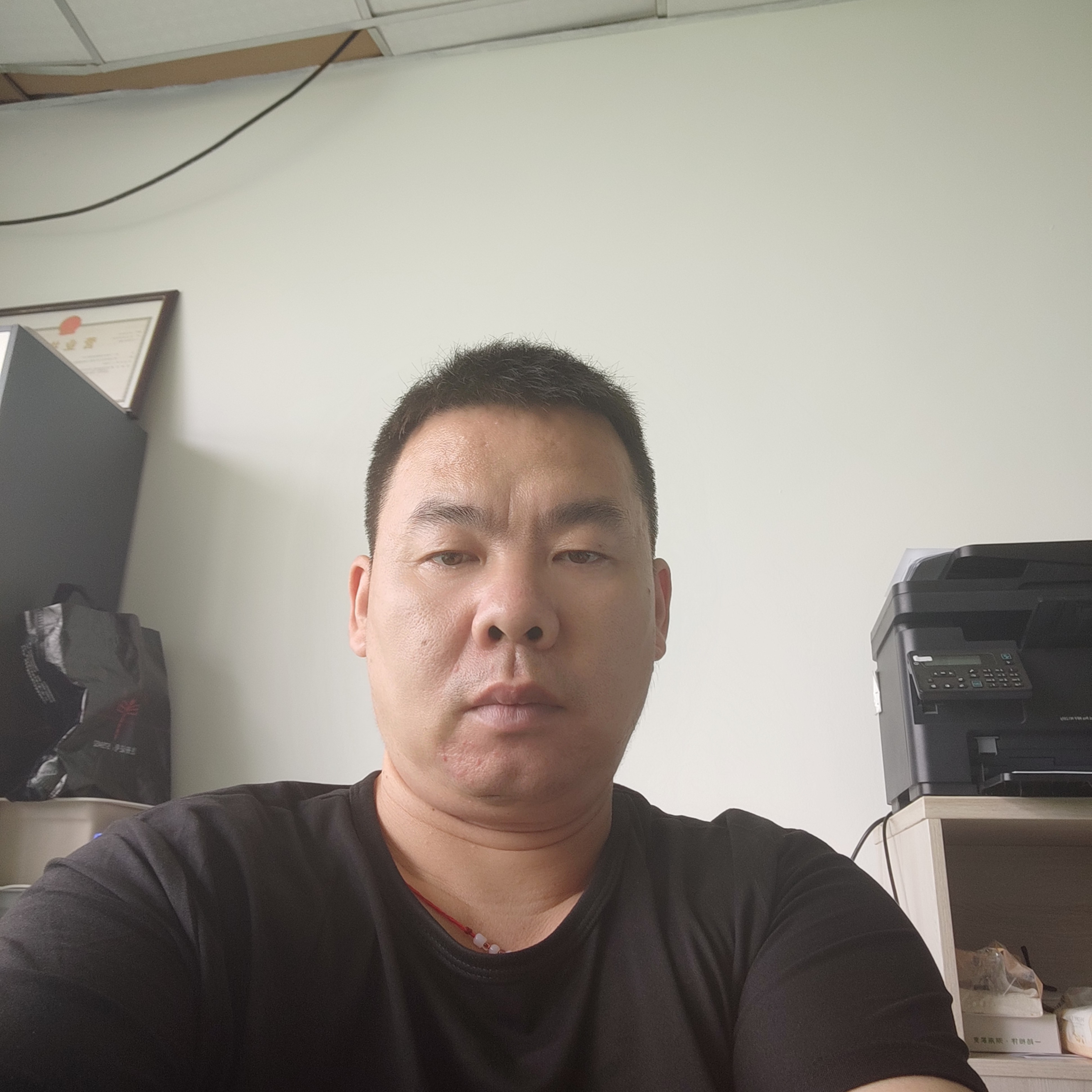 水杯改变潇洒的照片