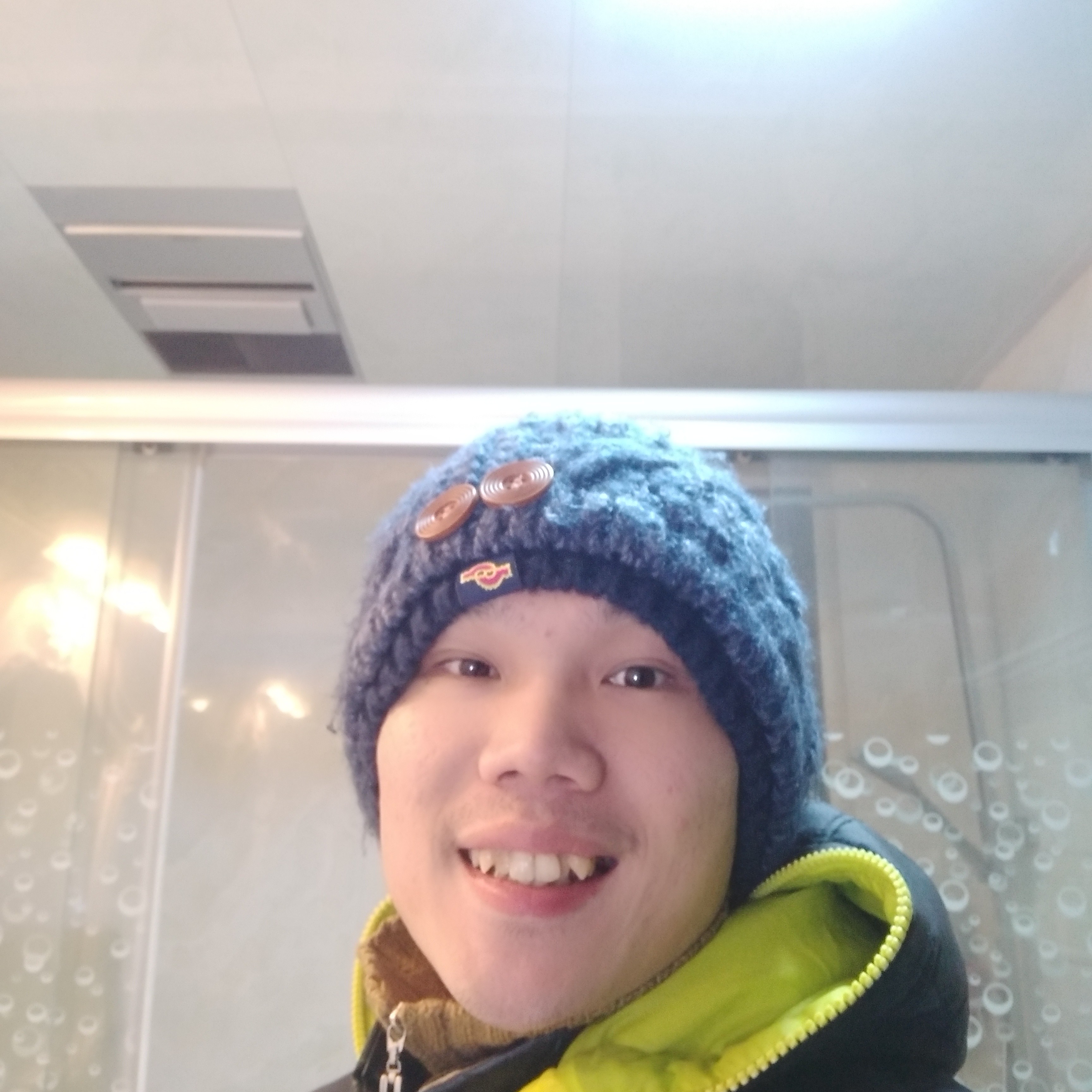 伤痕累累的终点的照片