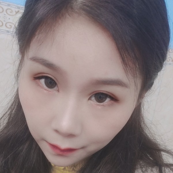 鲤鱼闻青衫的照片