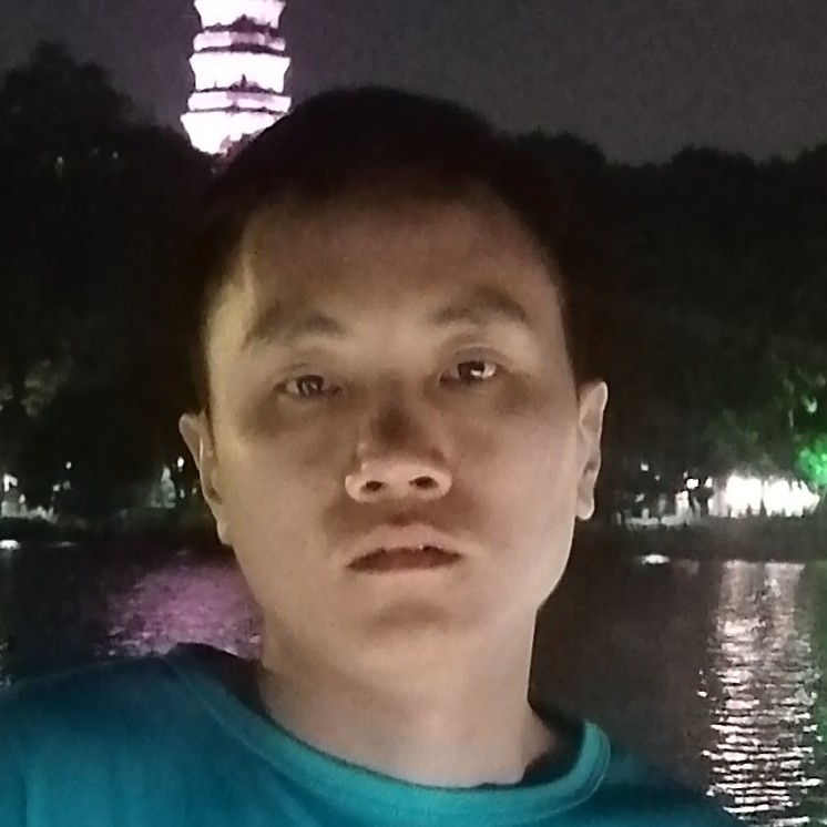 复杂深拥衬衫的照片