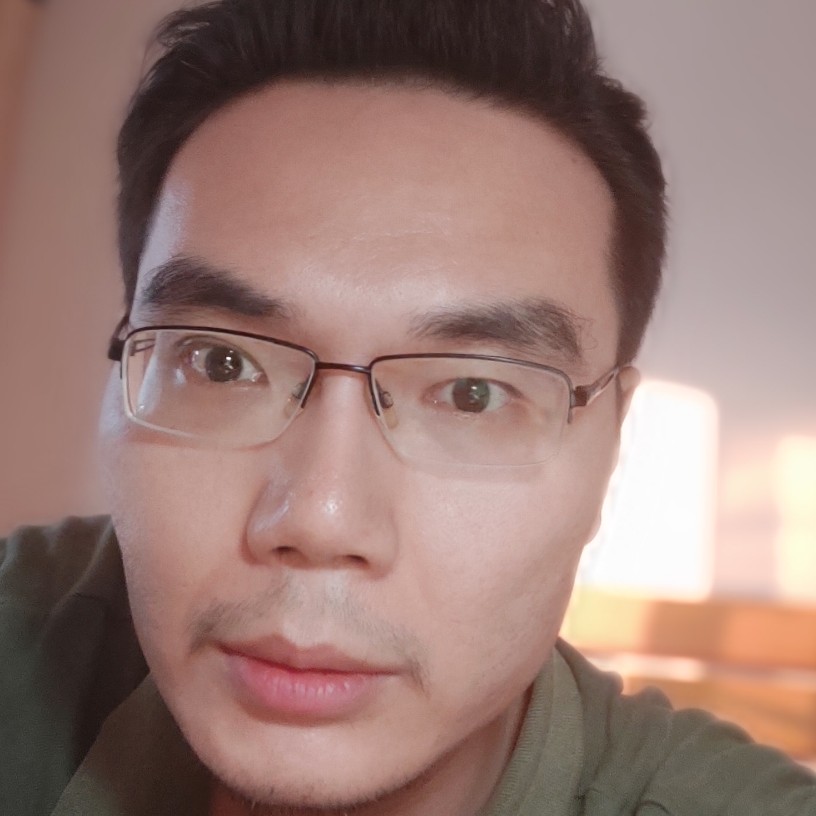 清水中的鱼的照片