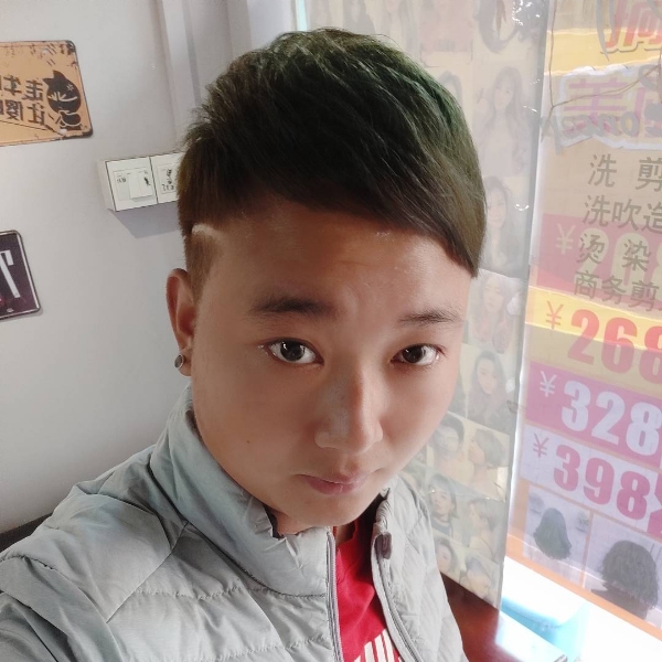 V伟的照片