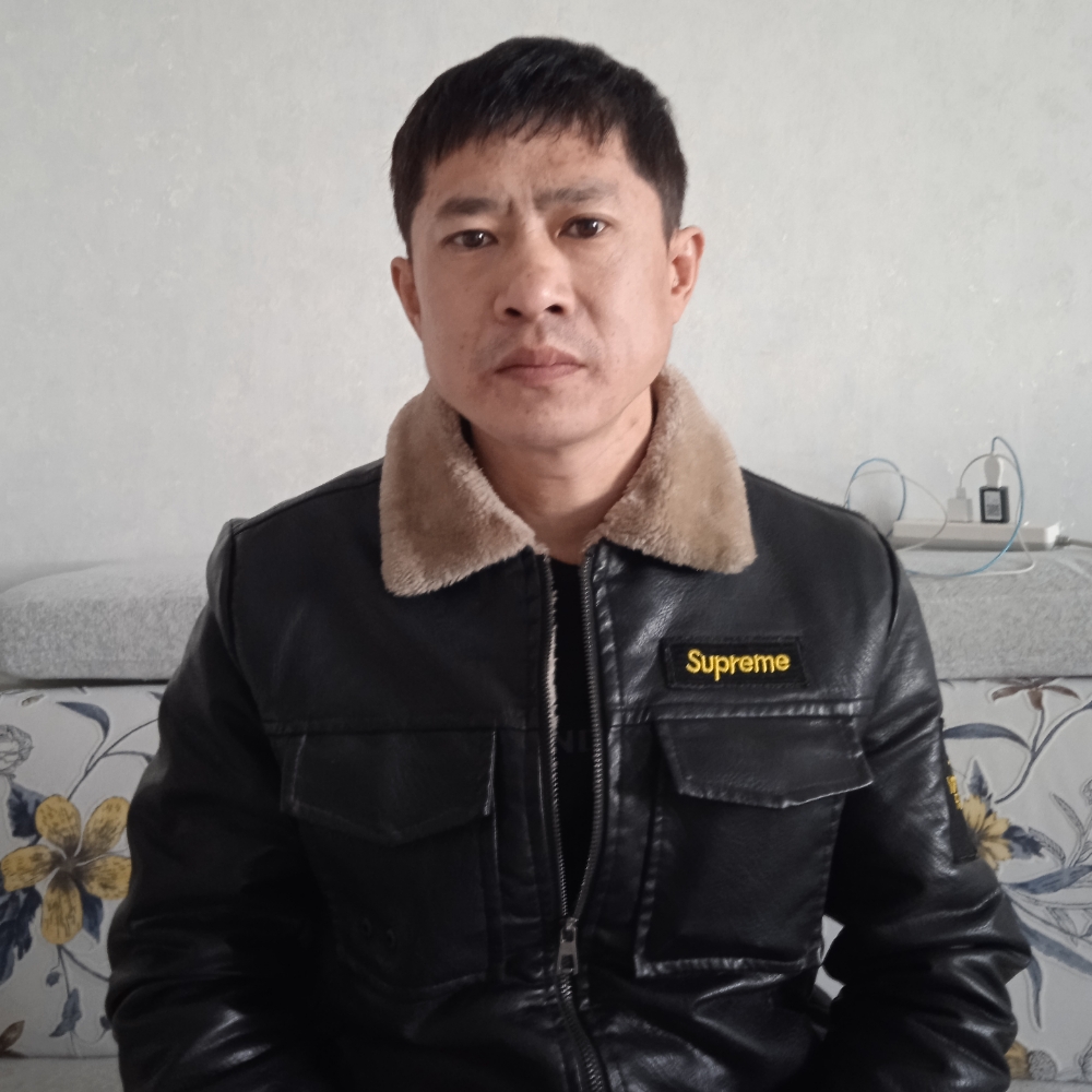 大胆保卫老虎的照片