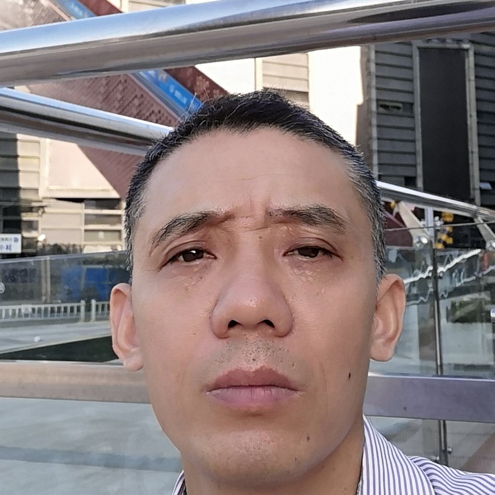 冷艳倾心大叔的照片