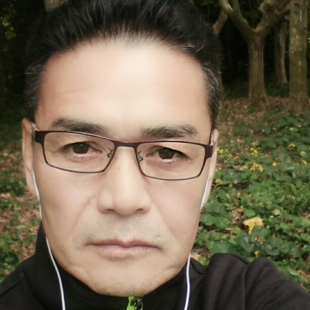 阔达和蓝天的照片