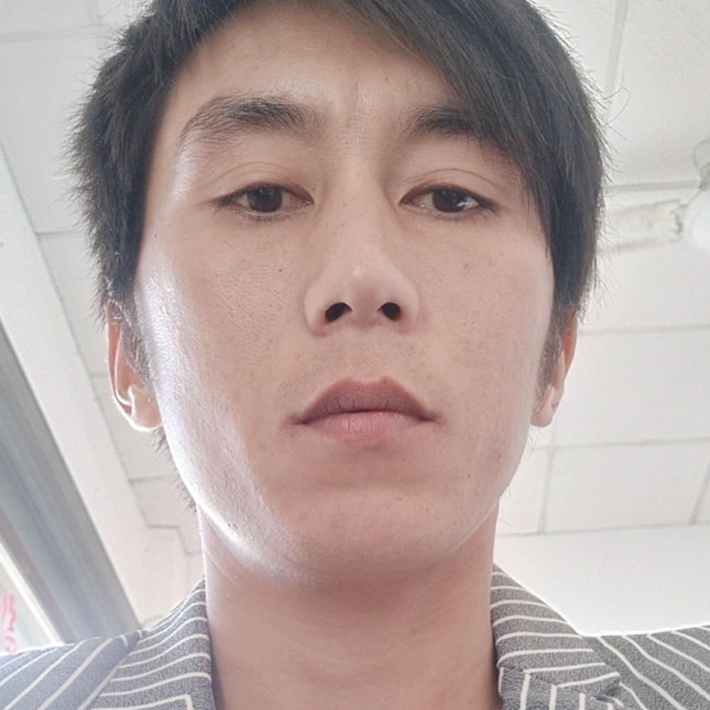 迷茫浅吻煎蛋的照片