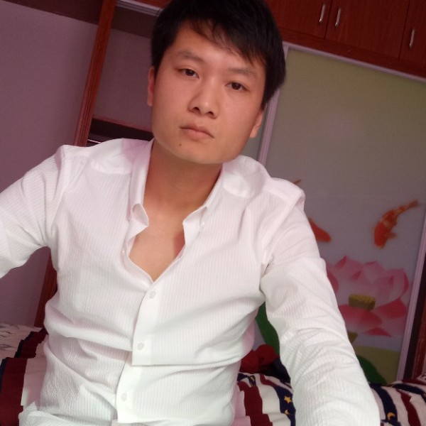 体贴青衫的照片