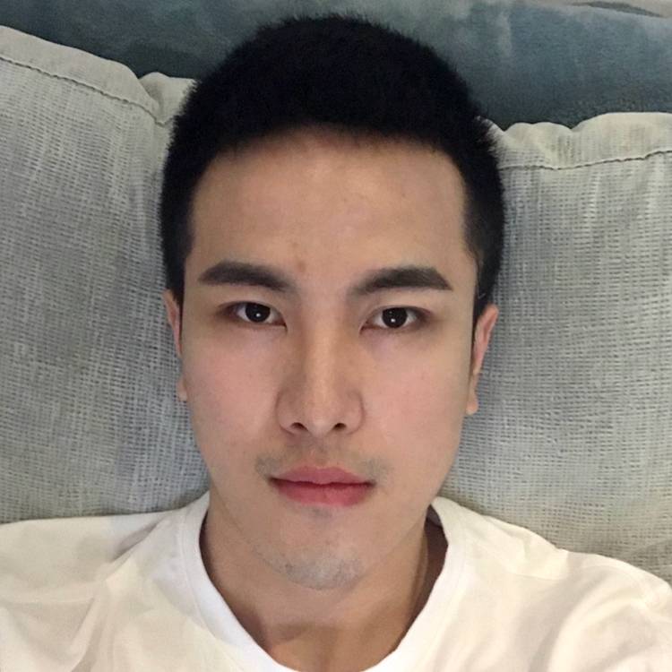 乐曲闻甜甜的照片