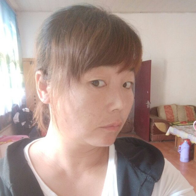 轻松笑秋月的照片