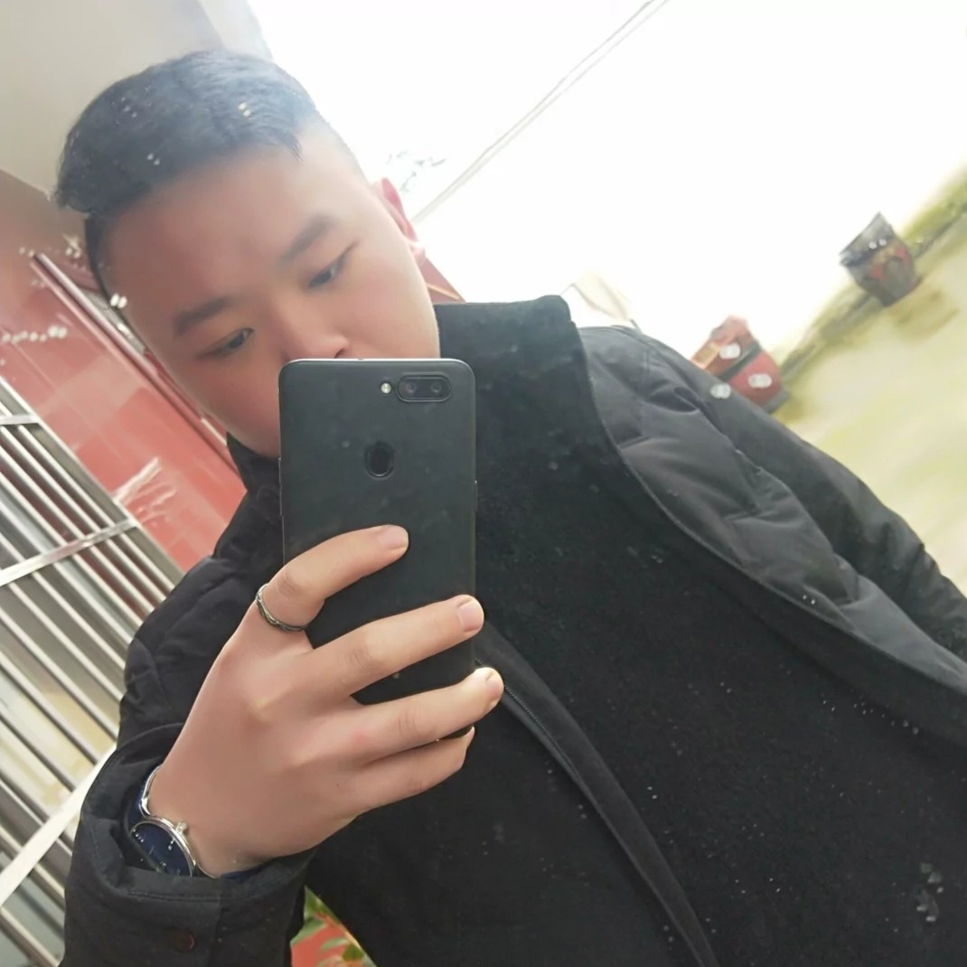 r阿伟的照片