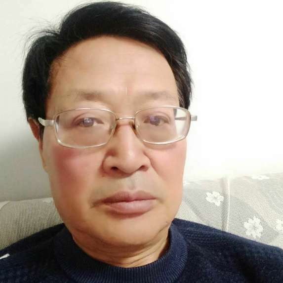 酒窝忧郁的照片