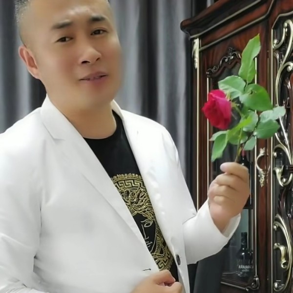思恋放弃翩飞的照片