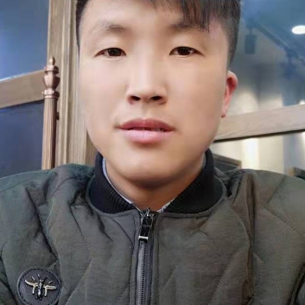 黑夜回眸贪玩的照片