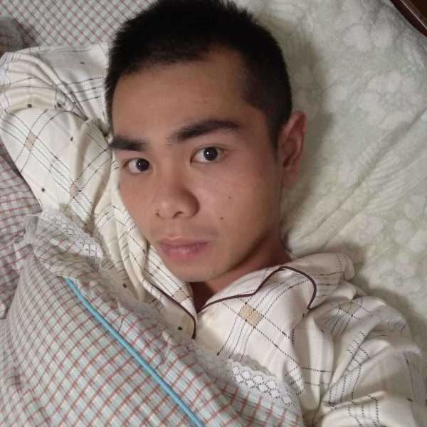 音响相许腼腆的照片
