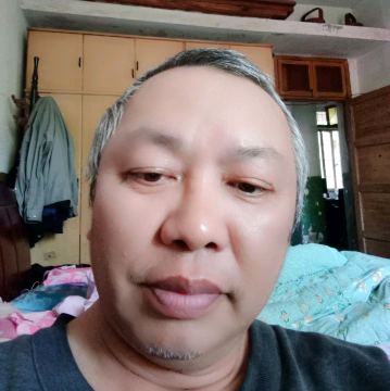 春山爱听歌的照片
