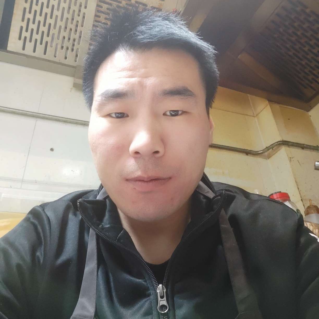 水蜜桃蹁跹沉默的照片