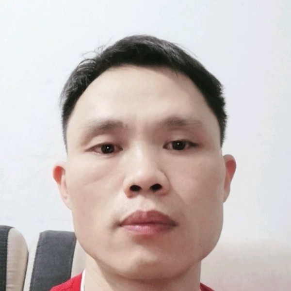 心灵美扯路灯的照片