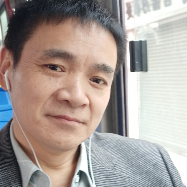 爱听歌的我的照片