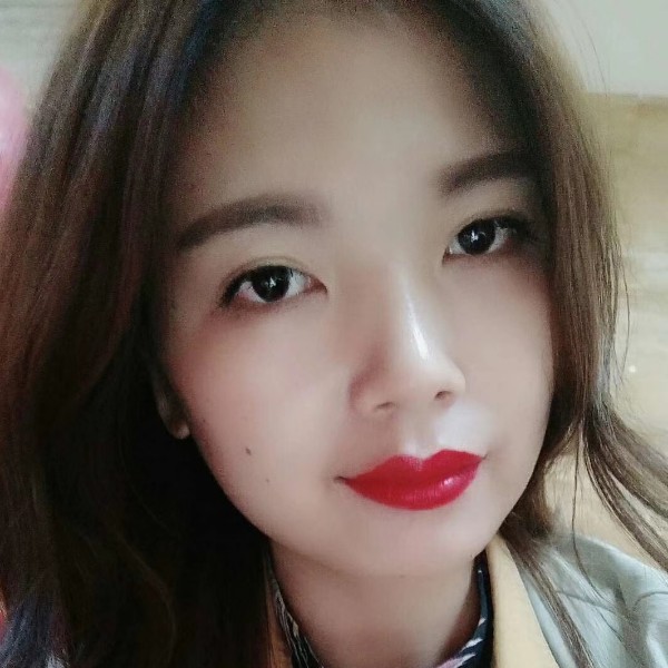 冷傲深拥墨镜的照片