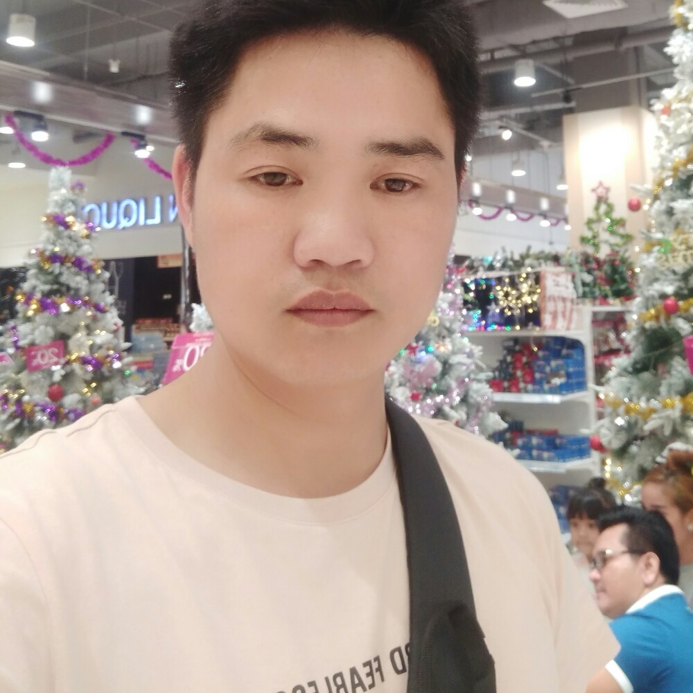 自由的云彩的照片