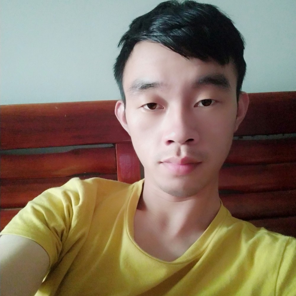 留胡子邂逅蓝天的照片