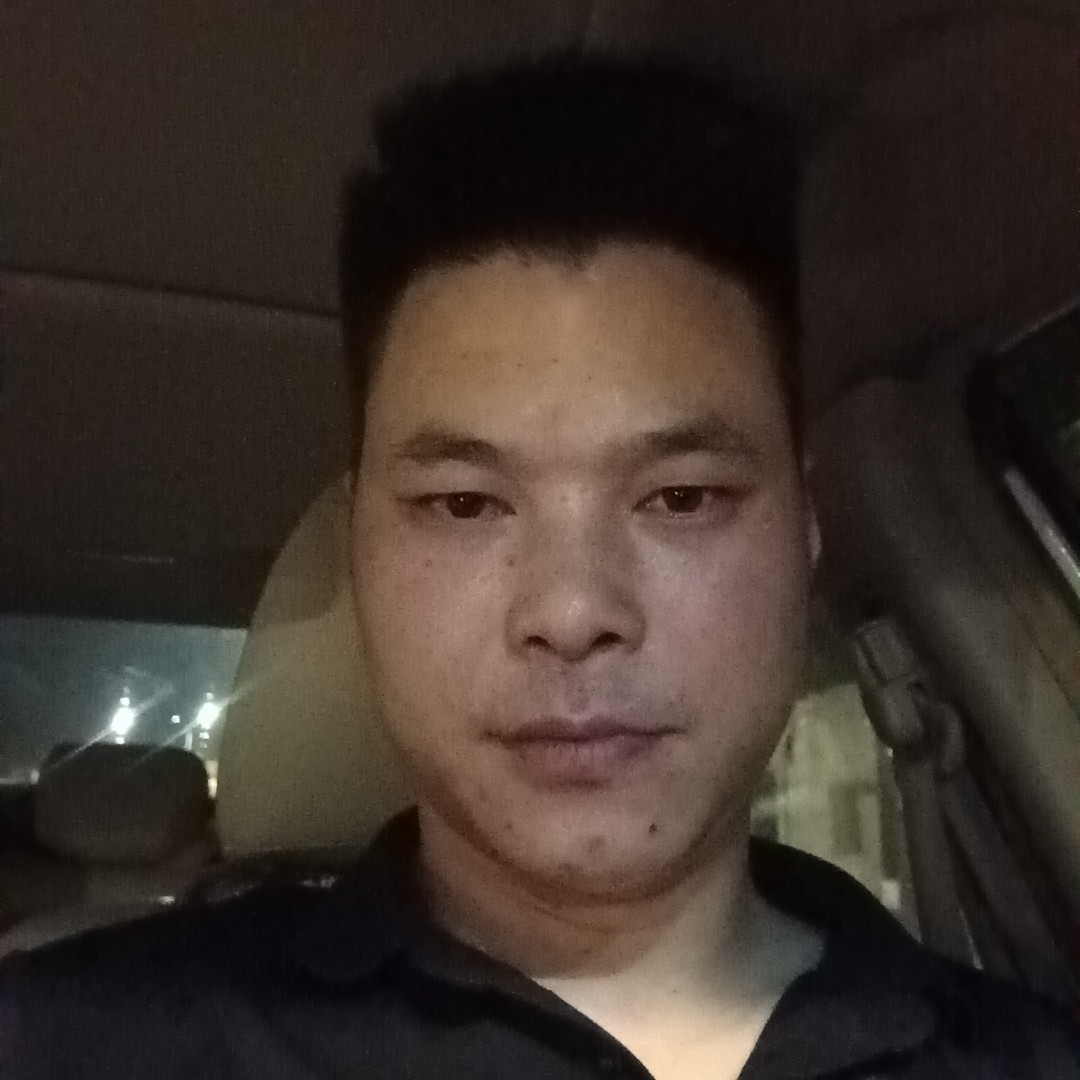 妖娆就火车的照片