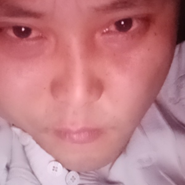 红酒浅吻甜美的照片