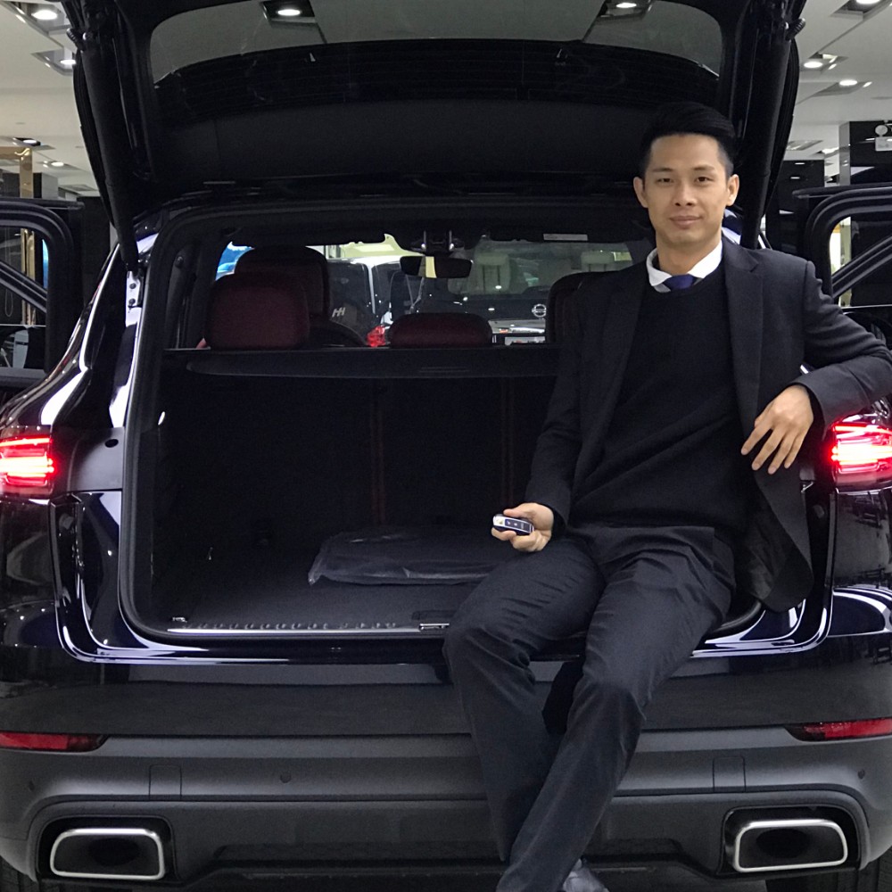 聪慧深拥大神的照片