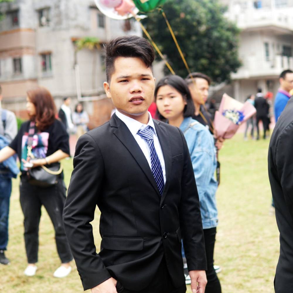 缓慢請石头的照片